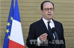 Các ứng viên Tổng thống Pháp đua sát sạt trước ngày bầu cử